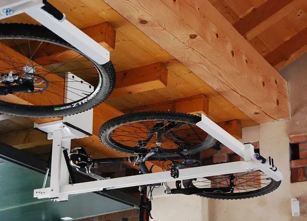 le stockage de votre vélo dans le garage d'une maison privée