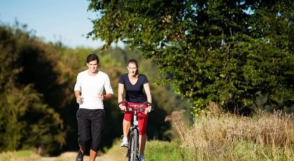 Course à pied ou vélo - lequel est le plus efficace pour brûler les graisses ?