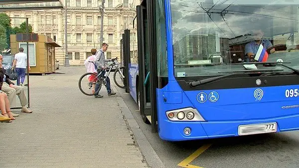 Transporter un vélo dans le bus : règles et caractéristiques