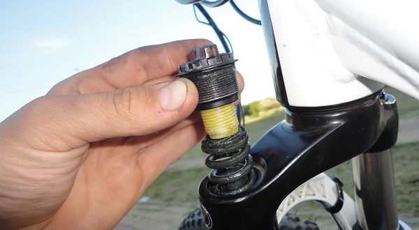 Réglage de la fourche de votre vélo - comment la régler et l'ajuster