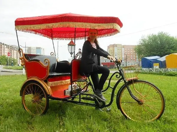 pousse-pousse à vélo à trois roues