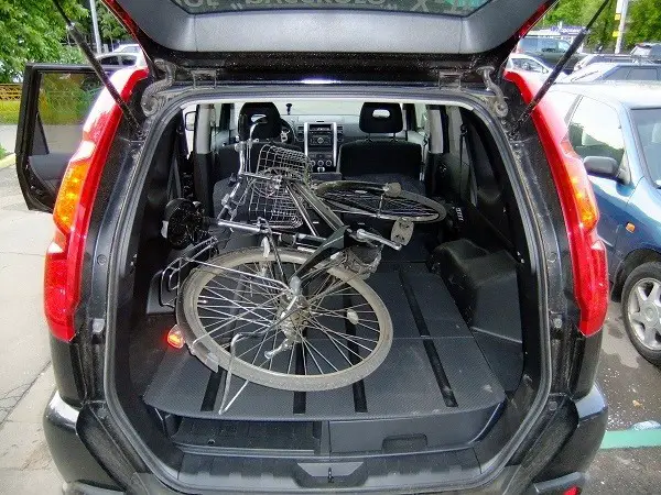transport d'une bicyclette dans le compartiment à bagages